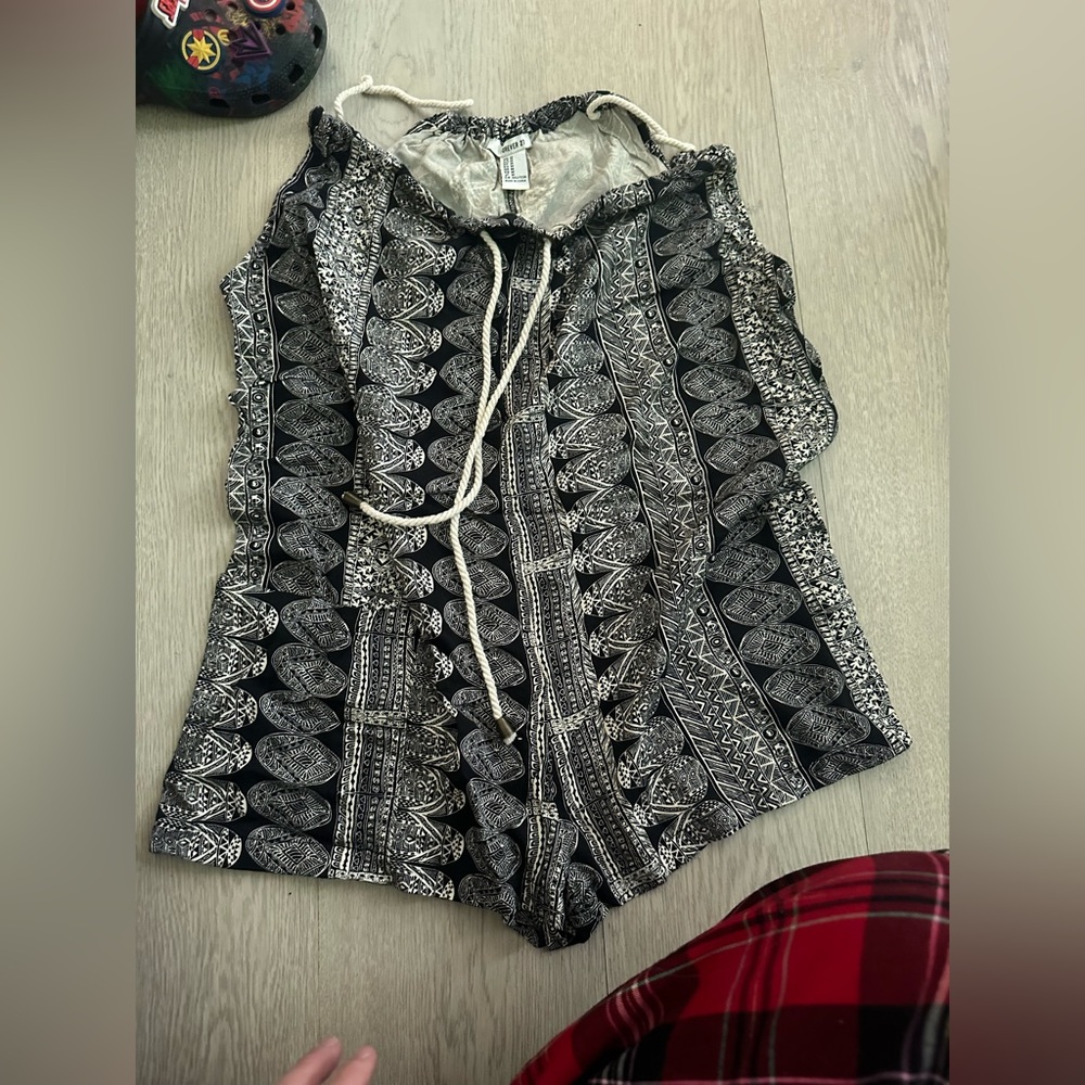 Romper☀️ - Picture 3 of 3